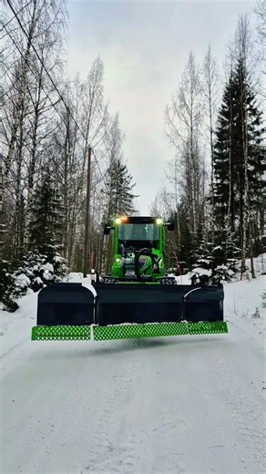AVANTs U-Plow can adapt to any job! #AvantTechno #Avant