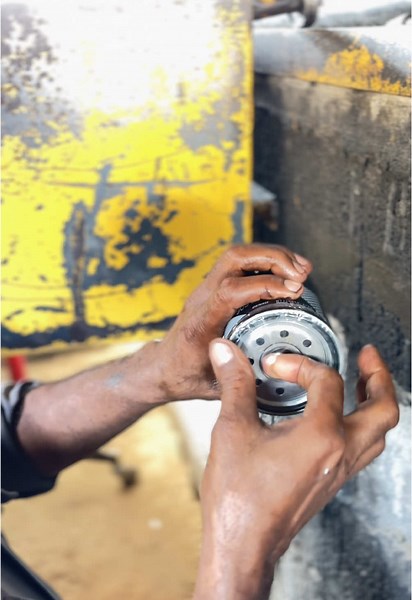 Removing an old, stubborn oil filter from a Toyota Hilux using a special oil filter wrench. This is not a tutorial—just a raw look at the process in action. Filmed in real-time at the workshop, capturing the power of the right tool for the job. Real sounds, real mechanics, no voiceover. Subscribe to Hyper Reelity for more hands-on workshop content! #ToyotaHilux #OilFilterRemoval #WorkshopLife #HyperReelity #MechanicLife #DieselPower #ToolInAction #4x4Maintenance #GarageVibes #NoVoiceover : toyot