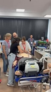 75K views · 802 reactions | ✖️Curs intensiv ECMO: simulare medicală, pregătire practică și teoretică pentru intervenții critice. Munca în echipă și comunicarea eficientă fac diferența când fiecare secundă contează. | Ministerul Sănătăţii - România | Facebook