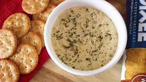 We made a creamy spicy dip for our Dixee Wheat. Check out the recipe to try! Ingredients -1 cup mayonnaise -8 ounce cream cheese, softened -1 teaspoon hot sauce -1 pinch salt -1 pinch black pepper -2 cup shredded cheddar cheese -2 cup shredded pepper jack cheese -1/2 cup sliced pimentos -1/2 cup green onion Directions - Preheat oven to 375 degrees F and spray a shallow baking dish with cooking spray, then set aside. - Using a hand mixer large bowl, beat mayonnaise, cream cheese, hot sauce, salt,