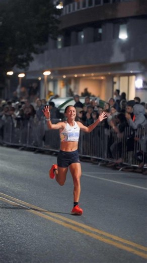 CADA ATLETISMO on Instagram: "🔥 🏃‍♀️✨ Ellas brillaron y se adueñaron del podio 💙 Podio femenino – 52° Corrida de San Fernando Pura potencia, sonrisa y corazón. Las mujeres argentinas coparon el podio en Punta del Este 🇺🇾 🥇 Florencia Borelli – 33:44 🥈 Mariana Borelli – 35:29 🥉 Juana Zuberbuhler – 35:53 Un podio 100% argentino, con sabor marplatense y futuro asegurado. Porque cuando ellas corren… la historia se escribe en celeste y blanco. 🔥🇦🇷 📷 gentileza de @arielmedina_94"