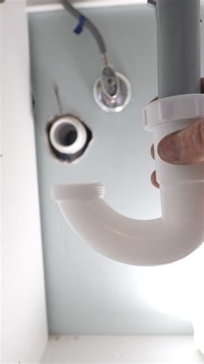 Quick fix to plunbing for a bathroom sink drain 🪠🚿 #plumbing #bathroomremodel #diy #tipsandtricks #homeimprovement #unexpected #hydronyc #response #kitchen #compression #plumbingtok #plumbingchronicles #plumbproud #plumblife #waterpressure #pressurereducingvalve #homehacks #waterhacks #plumbingrepair #reels #reelsvideo #reelsviral #serviceplumber | Bathroom Remodeling Teacher