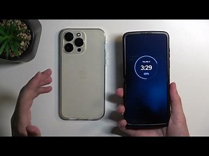 MOTOROLA Razr Unboxing - See what is Included in a Motorola Ra...