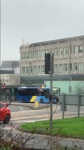 GH2 Bus route/4 bus Route￼ ￼In Crawley ￼