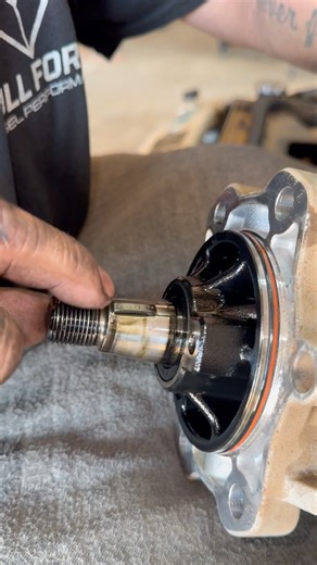 Mayson Dunsford on Instagram: "What is a VP44 Fuel Pump ?? #FordPerformance #FordTrucks #fordf150 #fordf250 #fordsuperduty #fordpowerstroke #superduty #powerstroke #flyingwrenches #fordtech #FordMechanic"