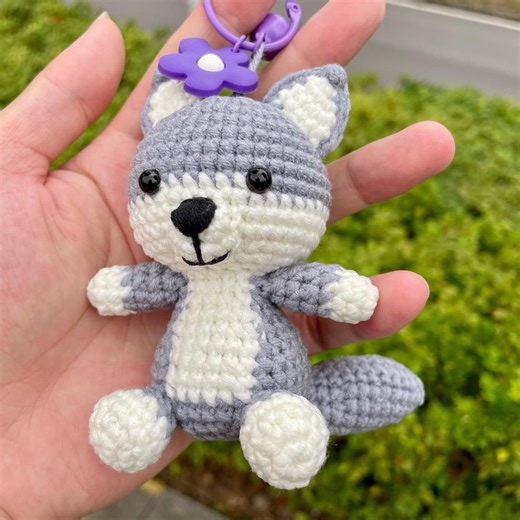 Wolf Crochet Keychain, Handmade Amigurumi Wolf Keyring, Kawaii Animal Plush Charm, Mini Fox Wolf Keychain Gift
