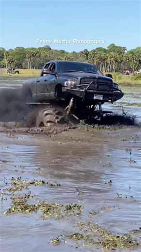 It’s Time to Stir this Mud Pit Up #offroad #mudbog #jeeps #trucks #mudslinging #shorts