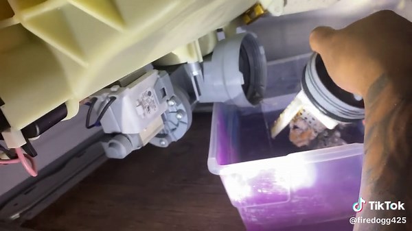 Error codes on my whirpool washer #satysifying #cleaning errors e01 f09 and ahowing SUD when cleaning it. #whirlpool #washer #laundry