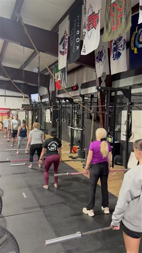Clean warm-up = time under tension 💥 We don’t rush strength — we build it. Every slow rep today = more power tomorrow. Community Week is next week 👀 Get ready to train, sweat, and celebrate together. #PowerClean #TimeUnderTension #CommunityWeek #GetReady #StrongerTogether #PowerhouseCommunity #BuildStrength #HyroxTraining #CrossFitLife | Powerhouse CrossFit, Hyrox & Combine LLC