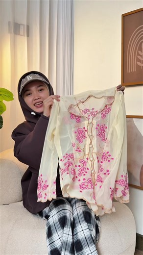 Preloved Baju Wanita: Pilihan Fashion Hemat