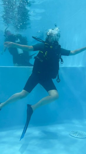 Our Guides had an amazing time at their taster scuba diving session this week and what an experience it was! From learning the basics to taking their very first breaths underwater, they showed incredible confidence, teamwork and enthusiasm. 💙 A huge thank you to Aquanaut Scuba for hosting us in their brand-new, custom-built pool. The instructors were so brilliant, patient, fun and made the whole session unforgettable for our girls. #girlguidinghersham #aquanautscuba #thisgirlcan | Girlguiding H