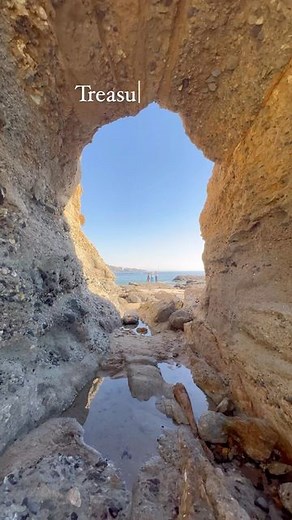 SoCal Nation® on Instagram: "This beach is unbelievable 🐠🫧 #socalnation #socalliving #socallife #southerncalifornia #california #californialove #californiadreaming #californiacoast #californiabeaches #californiabeach #californiablogger #sandiego #orangecounty #losangeles #secretspots #dateideas"