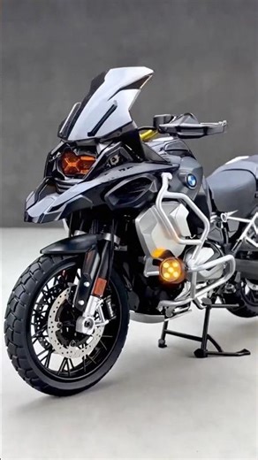 Precision BMW R1250GS Adventure diecast: The ultimate 1/7 large scale collector’s edition.