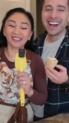 April Moore on Instagram: "One of my 2026 goals was to learn how to make bread WITHOUT a stand mixer… So naturally I started with thicccc breadsticks! 😅🍞 If you’ve ever said "I can't make bread" same. But these are fluffy, buttery, and easy. My arms are tired but my heart is full. 🩷🤣 🍞 Homemade Breadsticks 🍬 2 tbsp white sugar 🧫 1 tsp active dry yeast 💧 1 cup warm water (105–115°F) 🌾 3 cups bread flour 🧂 1½ tsp salt 