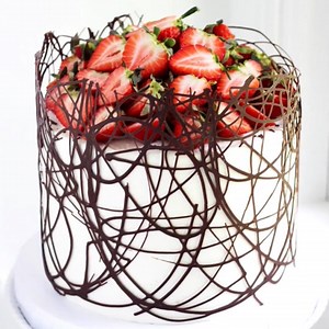 519K views · 1.7K reactions | Easy-peasy technique! Chocolate lace cake is stunning!  By: sugarcoatesbakery | MetDaan Cakes | Facebook