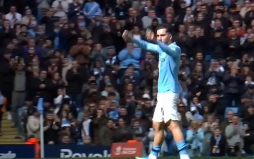 They showing flicks and basic futsal skills and 5m runs for cherki while they show actual productivity for lamine, its disgusting pr