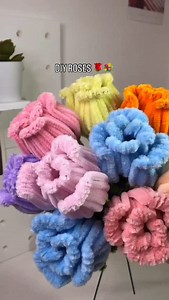 2.2K views · 88 reactions | Explore more floral gifts and tutorials via the link in bio  Visit: elleblooming.com ______ Artificial (Pipe cleaner) Flowers Crafted by Elle Blooming #gifts #lovegifts #handcraft #flowers #handmadeflowers | Elle Blooming | Facebook