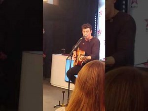Shawn Mendes Live - STITCHES (Virgin Radio Paris)