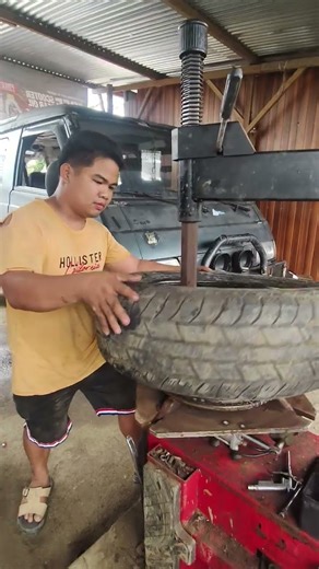 simple installation of tire using tire changer