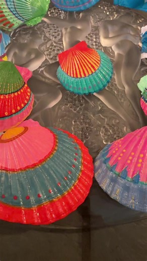 #shellartist #kellyshellartonetsy #artholdsart