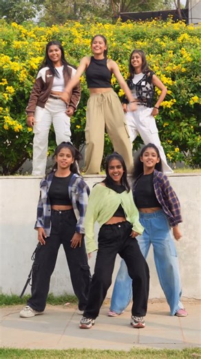 ABCD DANCE FACTORY 🔷 on Instagram: "Dil Bhi Mera Hara 😍❤️ . . Choreographer:- @yogeshraval.27 @nikitamayatra 💕 . . Academy:- @abcddancefactory 🔠 . . Students:- ABCD Girls ✨ . . #abcddancefactory #abcdfamily #dancersofinstagram #dancechallenge #explore #explorepage #viralreels #trendingreels #trending"