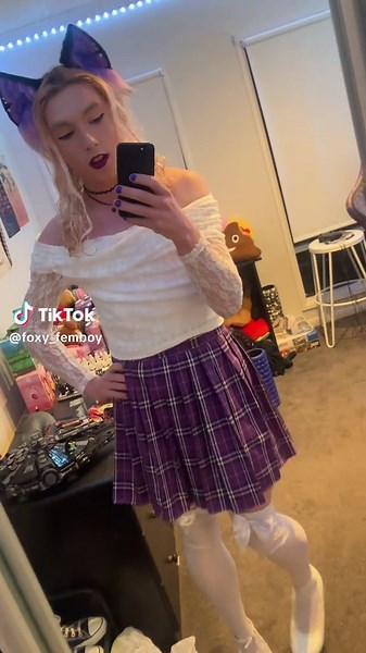 Struggling in Heels: Femboy Fashion Tips & Outfits