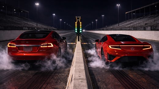 650 HP Acura NSX vs Tesla Model S Raven drag race