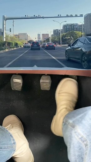 How do you apply the brakes while driving a manual car? #tiktok #howto #cartok #car #automotive #driving #skills #knowledge #fpy #fyp #tips #foryou #carsoftiktok | Driver Hermione