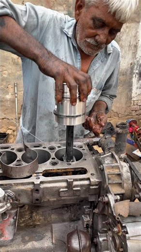See The Legendary Mechanic Perfect Piston Fitting #shortsfeed #mechanic #trending #viralshort #fyp