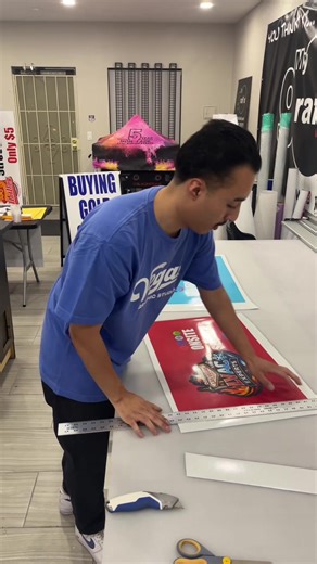 Using wide format printing to support businesses and entrepreneurs 📲 #wideformatprinting #rolandvg3 #printing #stickers #cardecals