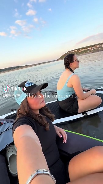Would recommend🌅🫶🏻 @Laura Palmer @carys.evans12 #fyp #GymTok #sunsets #function #sea #kayak #paddleboard #bestie #friendship