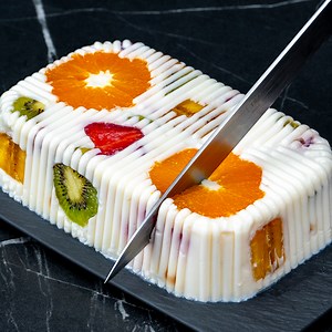 107K views · 467 reactions | Esqueça todas as receitas! Esta é a sobremesa mais deliciosa que já comi! Ingredientes: tangerinas: 4 un bananas: 1 un morangos: 300 g kiwi: 2 un açúcar: 100 g ágar ágar: 30 g leite: 1 l framboesa: 50 g biscoitos: 100 g | Cookrate - Brasil | Facebook