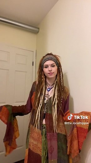 California Dreamin' - How to Join the Hippie Lifestyle