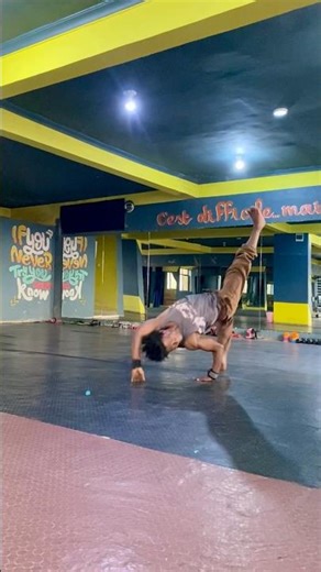 Treino capoeira _negativa com meia lua reversao _discipline _motivation #capoeira #tutorial #gym