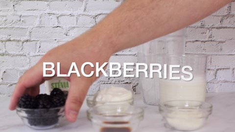 Low Carb Blackberry Smoothie with Greek Yogurt