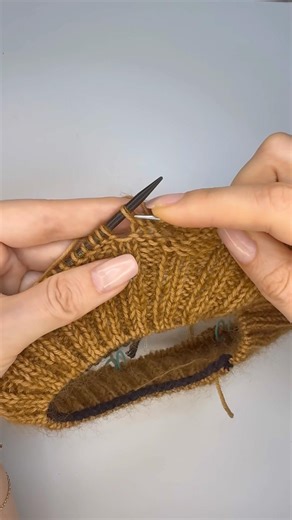 Shaping Short Rows 🙌🏻Mini tutorial for the Freddo sweater #knittingpattern #tutorial