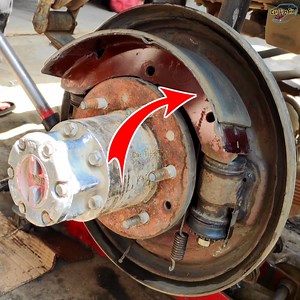 80K views · 2.8K reactions | Jeep How To Replace Change Drum Brake Shoes Easy Simple #viralvideonews #jeepwrangler #jeeprubicon #jeep4x4 #jeepgrandcherokee #jeepforsale #jeepcherokee #jeepcar #jeeprenegade | Car Tips Tv | Facebook