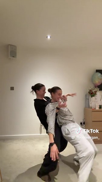 @Lia Cataldo #trending