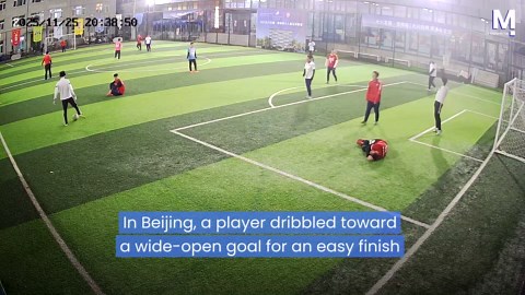 Easy goal chance goes hilariously wrong