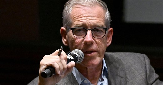 Brian Williams signs on to Netflix to host a weekly podcast