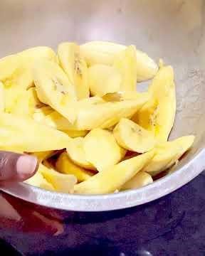 🫸Stop drowning your ripe plantains in oil!! Two spoons is all you need with Saladmaster.