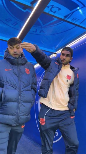 Pedri & Ferran trying to stay hidden 😝 #shorts #fcbarcelona #ferran #pedri