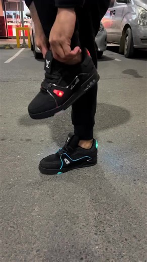 Worldwide shipping, limited-time discounts, and a 14-day return policy 😊#shoe #Christmas #luxurylife