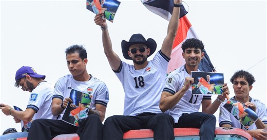 Jugador de Irak festeja el pase al Mundial 2026 con sombrero mexicano al estilo Monterrey y casusa revuelo en redes