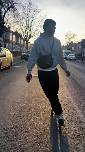 DND💆🏾‍♂️ #fyp #skating #rollerskating #london #sunset #backwards