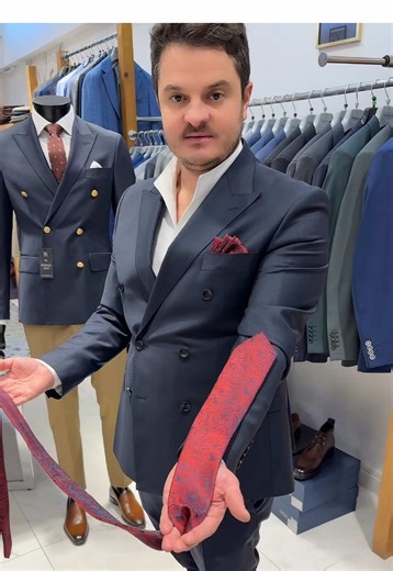 Comment faire un noeud de cravate ? 👔 le noeud de cravate le plus simple et rapide ! How to tie a tie knot ? 👔 The simplest and quickest tie knot ! #cravate #tuto #tutorialcravate #ties #tutocravate