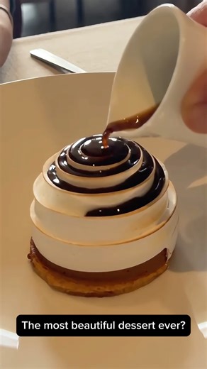 Is this the prettiest dessert ever?! 🤯 At @lucia.melbourne with @darlinh.dines