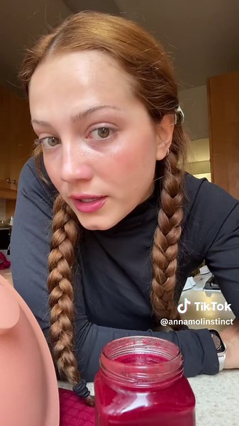 DIY Natural Lip and Cheek Stain with Beet Juice | Lipstain Makeup Hack