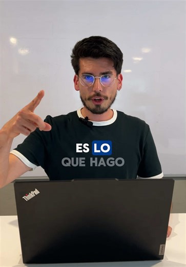 Esto es lo que hago cuando mi código funciona 😭​ Menos llorar, más Python → curso en el perfil 🐍 #humorprogramador #python #programar #programing #code #comedia