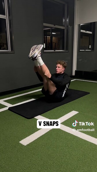 10-Minute Footballers Core Workout